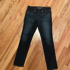 American Eagle dark wash skinny jeans SIZE: 10 (super stretch) CONDITION: good